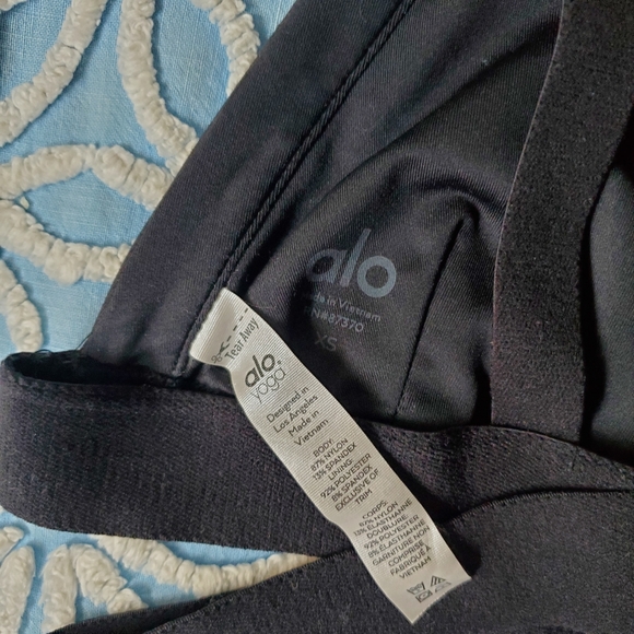 ALO Yoga Nadi Bra in Black - Picture 5 of 5
